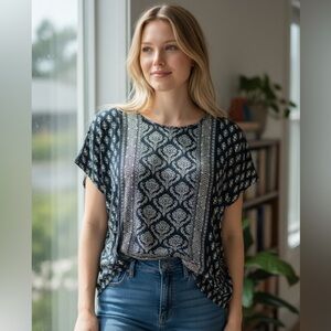 Lucky Brand Blue & White Short Sleeve Shirt / Top